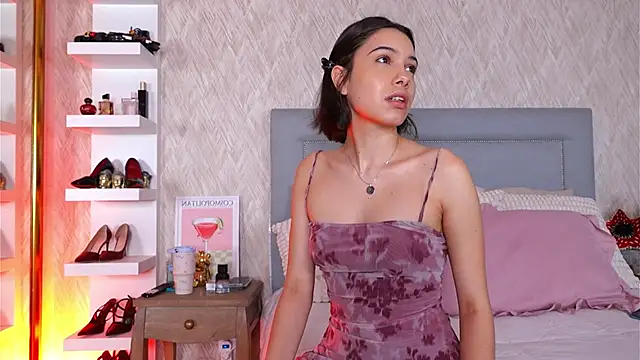 Sofy Bradd online show from 12.22.25