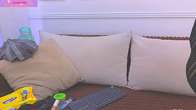 Daisy Price online show from 04.04.26