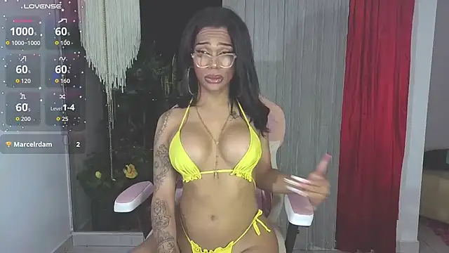 Snapshot of Queen_Morena chatting on 07.30.26 Queen Morena online show from 07.30.26