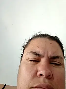 yaneth  online show from 10.25.25