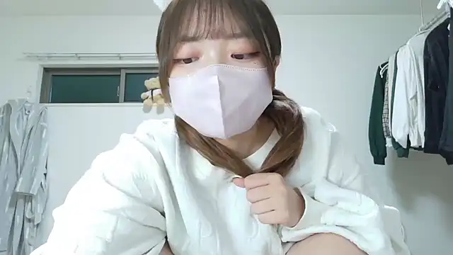 Snapshot of azukichan_ chatting on 11.14.25 azukichan online show from 11.14.25