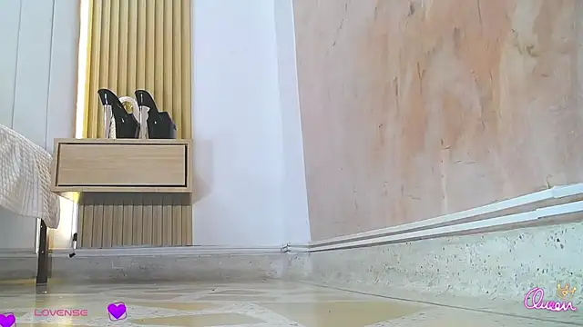 WildScarlet online show from 04.18.26