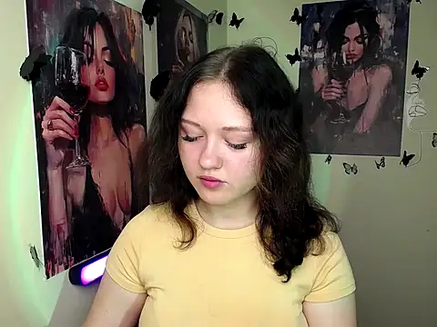 Snapshot of LadyAlice_ chatting on 09.29.25 LadyAlice  online show from 09.29.25