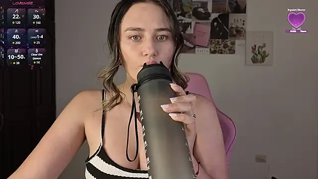 Veronika  Winslow  online show from 07.15.26