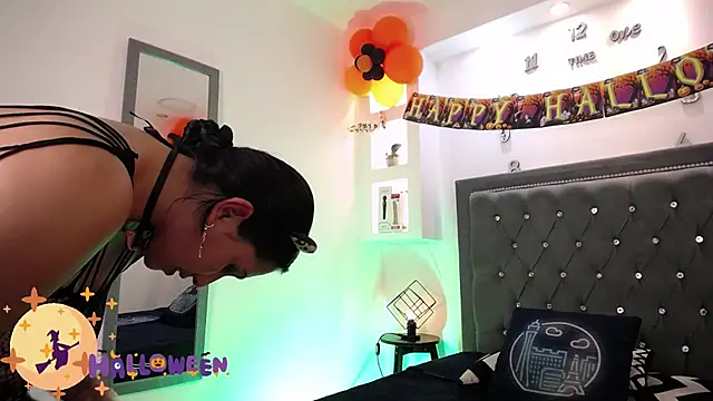 Snapshot of MelissaRhodes chatting on 10.29.25 MelissaRhodes online show from 10.29.25