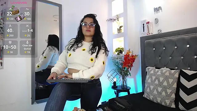 Snapshot of MelissaRhodes chatting on 12.16.25 MelissaRhodes online show from 12.16.25