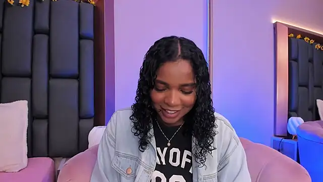 LisaMendez online show from 12.02.25