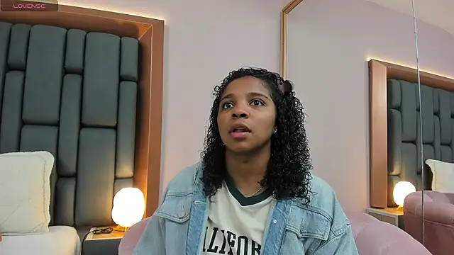 LisaMendez online show from 02.17.26