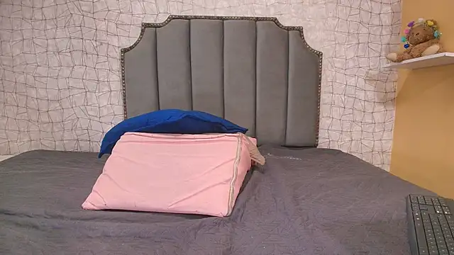 chloe leroy  online show from 11.14.25