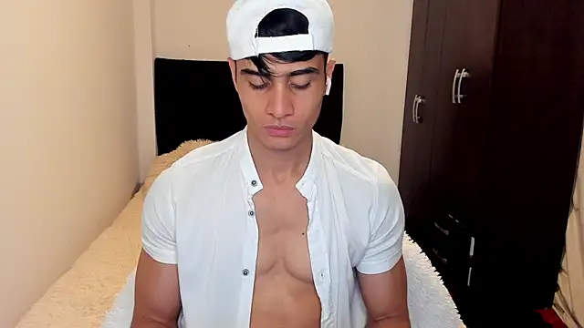 Snapshot of stylish_men chatting on 09.19.25 stylish men online show from 09.19.25
