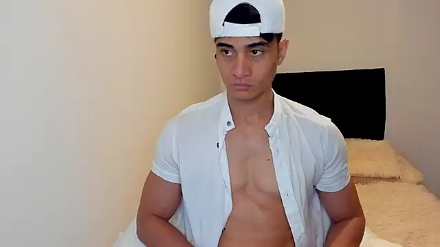 Snapshot of stylish_men chatting on 09.30.25 stylish men online show from 09.30.25