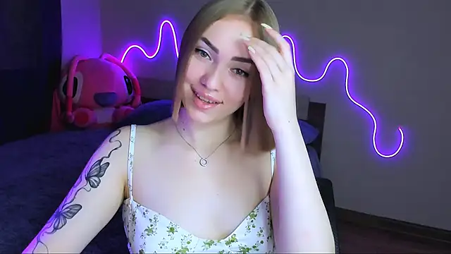 LaraKrein lk online show from 10.14.25