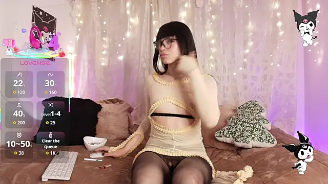 GothBella online show from 12.05.25