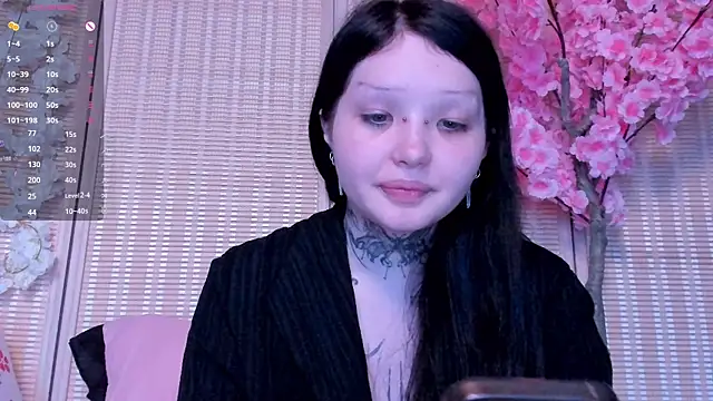 Snapshot of Lein_Bone chatting on 09.15.25 Lein Bone online show from 09.15.25