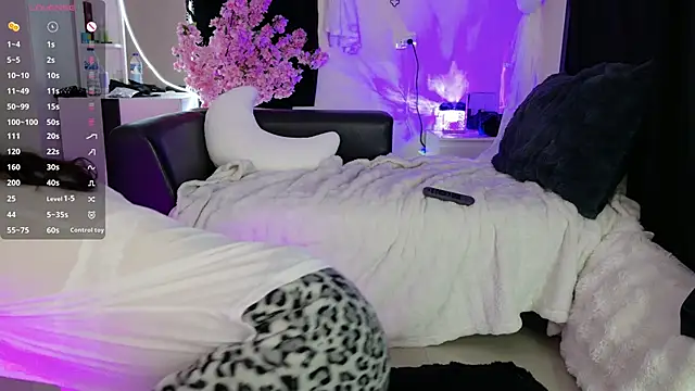 Snapshot of Lein_Bone chatting on 06.03.26 Lein Bone online show from 06.03.26