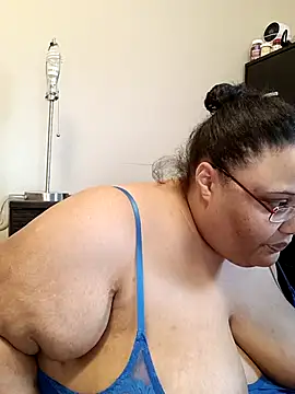 Snapshot of SexyBBW10790 chatting on 10.02.25 SexyBBW10790 online show from 10.02.25
