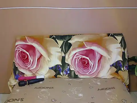 wild rose69 online show from 10.15.25