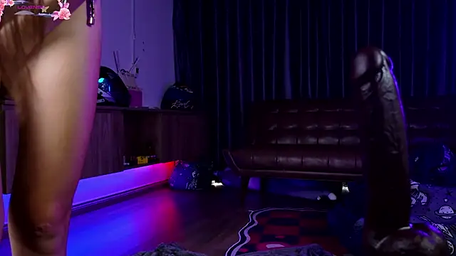 Snapshot of laxyflaxyy chatting on 12.04.25 laxyflaxyy online show from 12.04.25