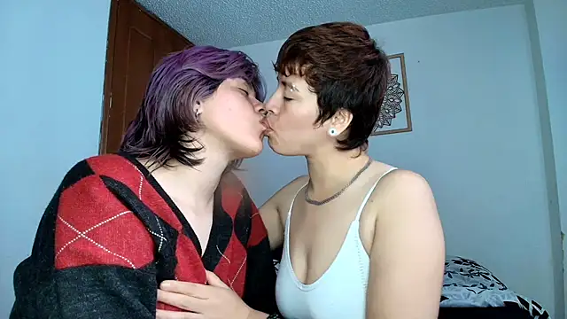 Zafira  Raven online show from 02.05.26