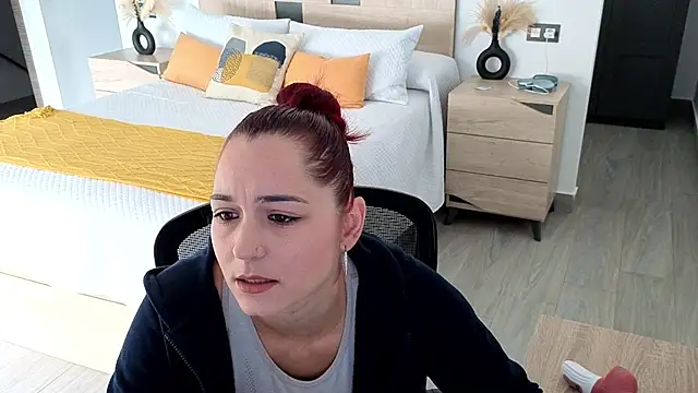 Snapshot of morninglorytv chatting on 05.12.26 morninglorytv online show from 05.12.26