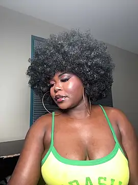 WomanNextdoor1 online show from 06.25.26