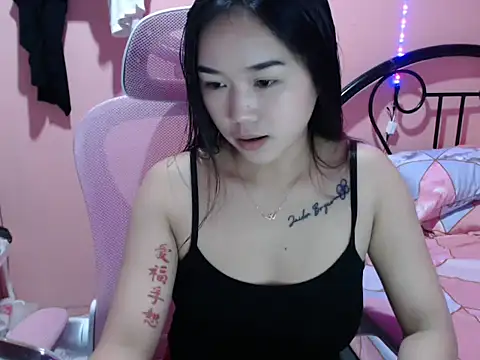 Snapshot of Wynxx chatting on 10.12.25 Wynxx online show from 10.12.25