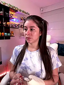 Snapshot of Sharon_07 chatting on 12.13.25 Sharon 07 online show from 12.13.25