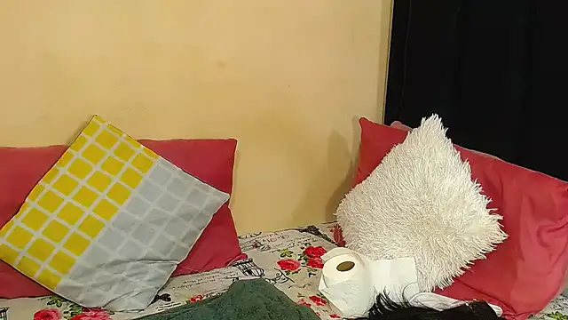 Snapshot of AmazingDarkDoll chatting on 10.22.25 AmazingDarkDoll online show from 10.22.25