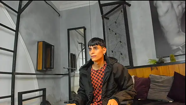 Dani mc1 online show from 11.18.25