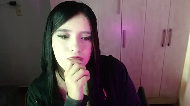 Velvet 28 online show from 10.29.25