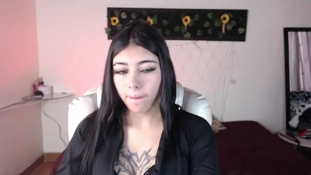 Snapshot of gabriella_live chatting on 09.25.25 gabriella live online show from 09.25.25