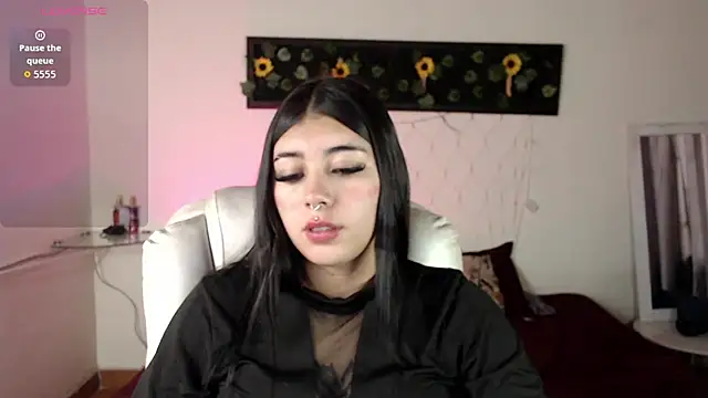 Snapshot of gabriella_live chatting on 10.02.25 gabriella live online show from 10.02.25