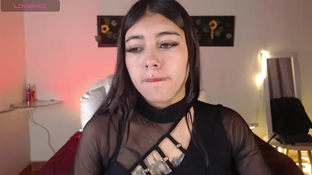 Snapshot of gabriella_live chatting on 10.20.25 gabriella live online show from 10.20.25