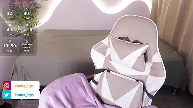 Emma and Issac online show from 11.21.25