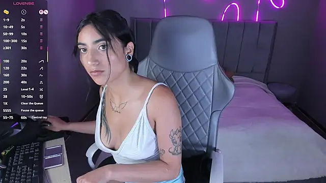 Emma and Issac online show from 03.10.26