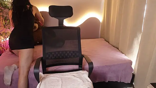 Emma and Issac online show from 04.02.26