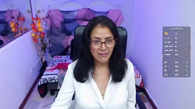 AmandaPeet online show from 10.27.25