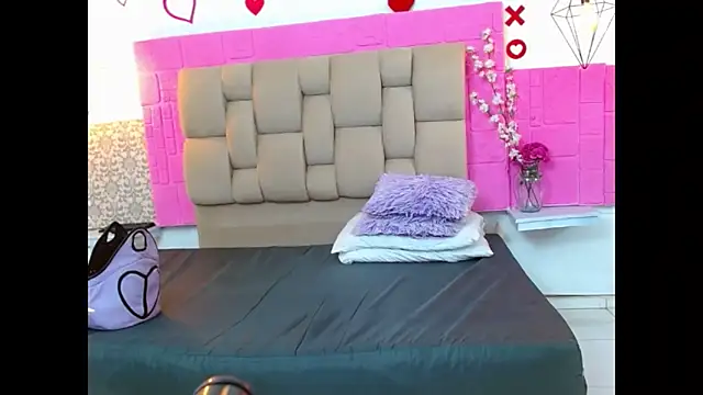 Damary Leon online show from 09.08.25