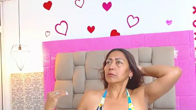 Damary Leon online show from 09.23.25