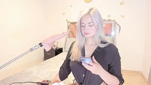 Ella Lenox online show from 10.30.25