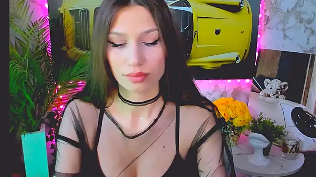 Mollyinyourmind online show from 10.06.25