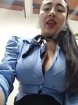 Snapshot of AMATISTA__16 chatting on 10.15.25 AMATISTA 16 online show from 10.15.25