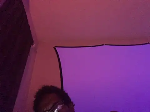 Snapshot of Triggerhappycj100 chatting on 10.04.25 Triggerhappycj100 online show from 10.04.25