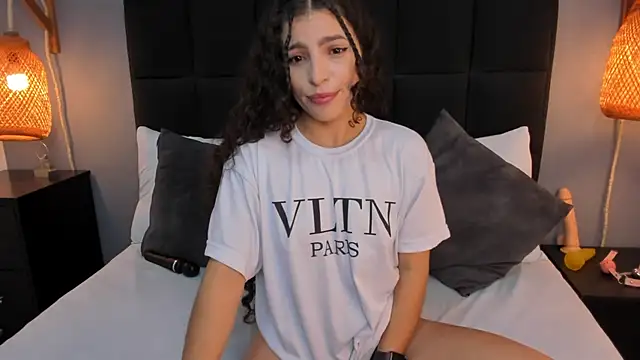 natalie esmith online show from 10.11.25