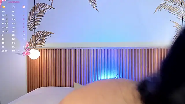 Valleriie  online show from 10.16.25