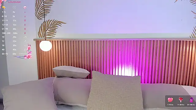 Valleriie  online show from 02.15.26