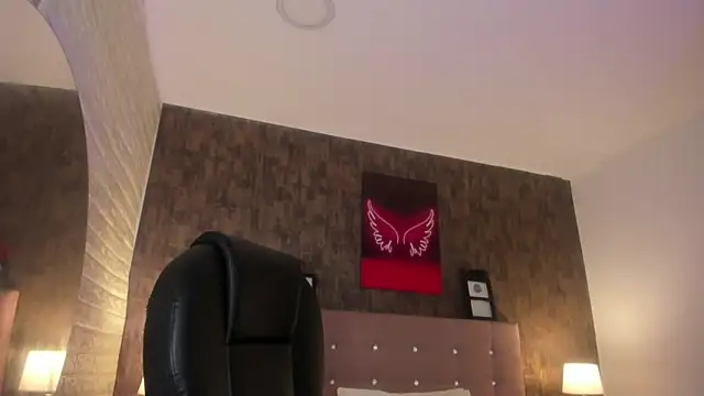 Snapshot of marian__stone chatting on 09.15.25 marian stone online show from 09.15.25