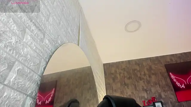 Snapshot of marian__stone chatting on 09.20.25 marian stone online show from 09.20.25