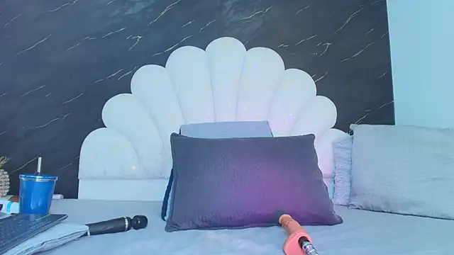 Roxana gomez online show from 04.13.26