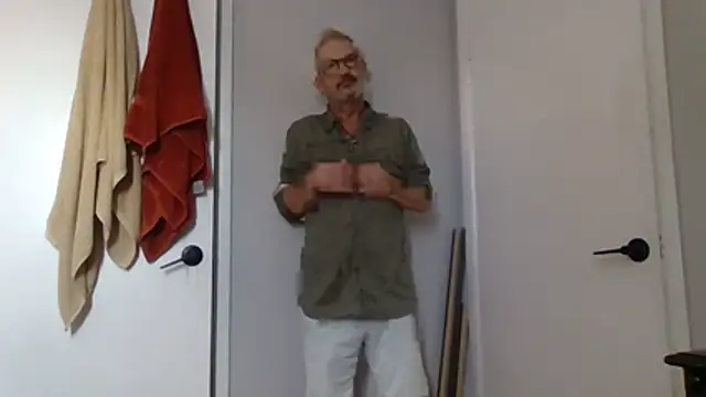 FoxnMouse online show from 10.21.25